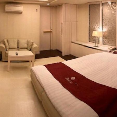 Prime Hotel Fulula プライムホテル フルーラ (Adults Only) Ósaka Exteriér fotografie